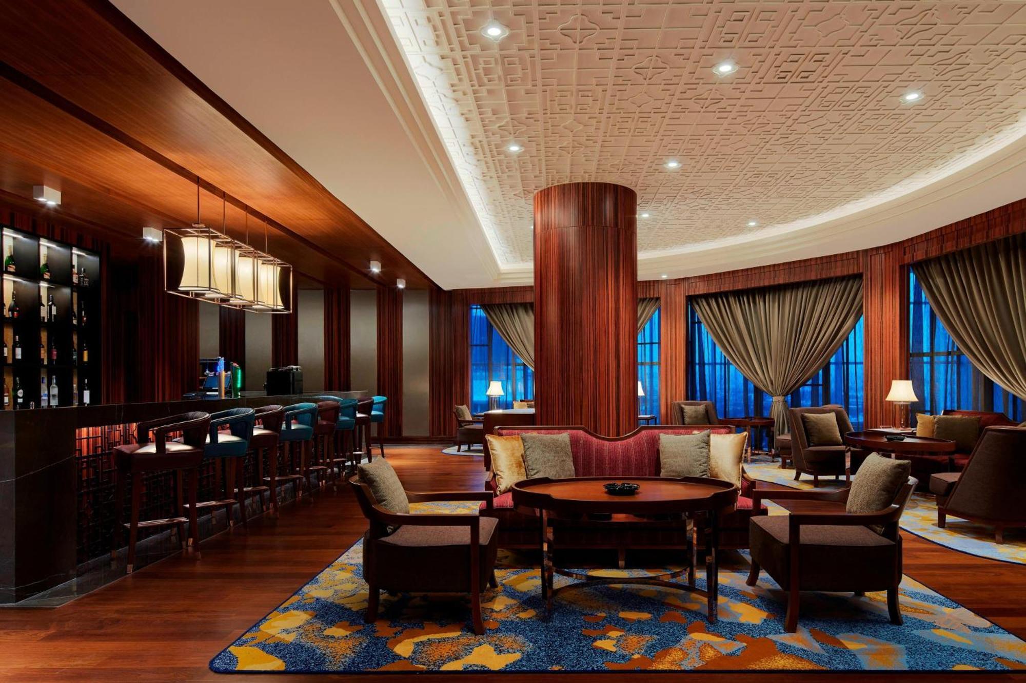 Sheraton Petaling Jaya Hotel Экстерьер фото The Club Lounge at the Westin Mumbai International