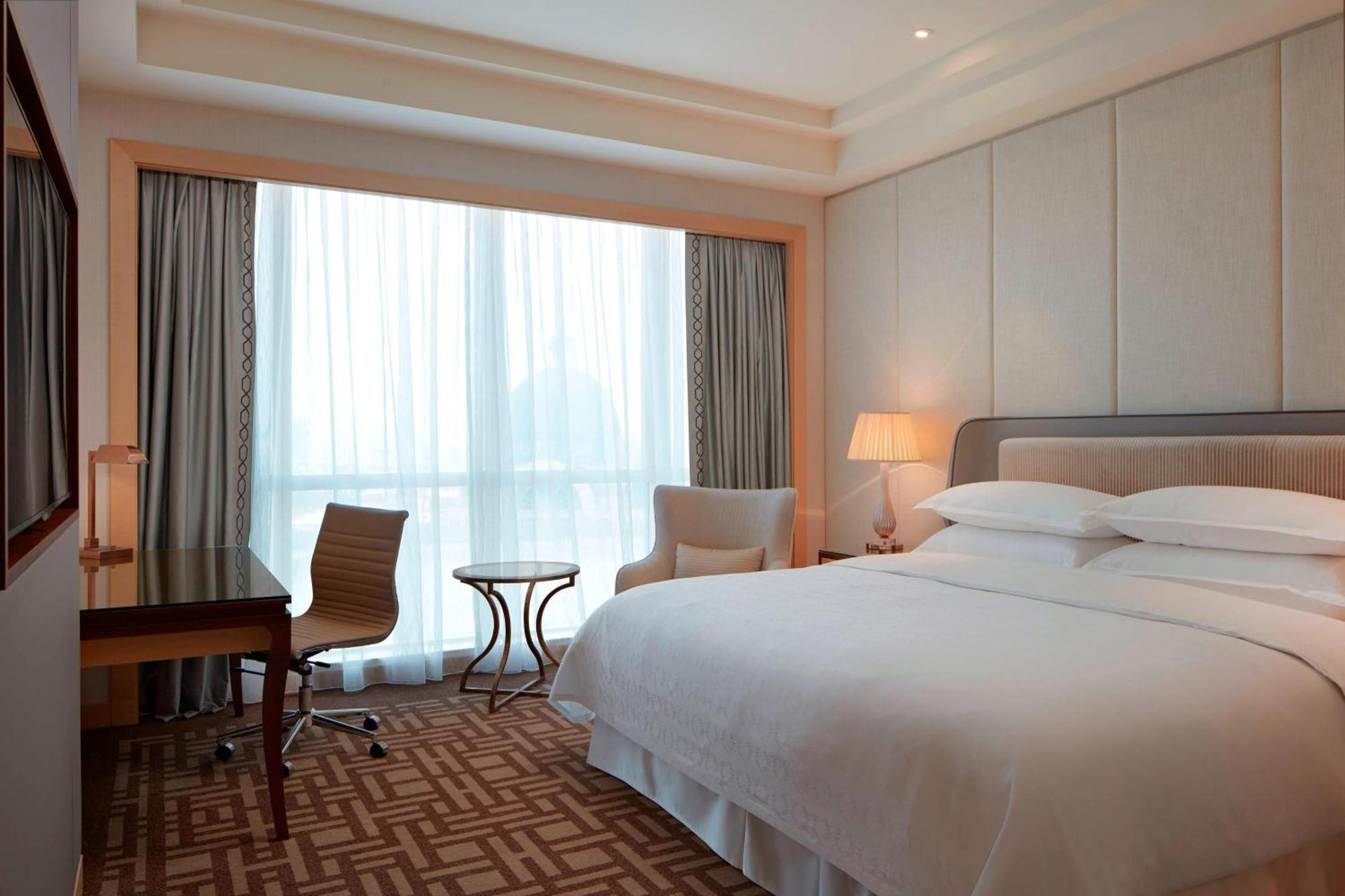 Sheraton Petaling Jaya Hotel Экстерьер фото Deluxe room