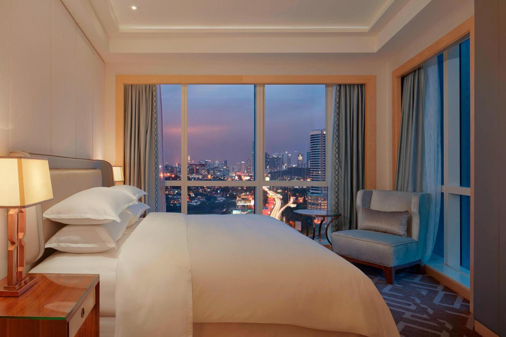 Sheraton Petaling Jaya Hotel Экстерьер фото Deluxe Room