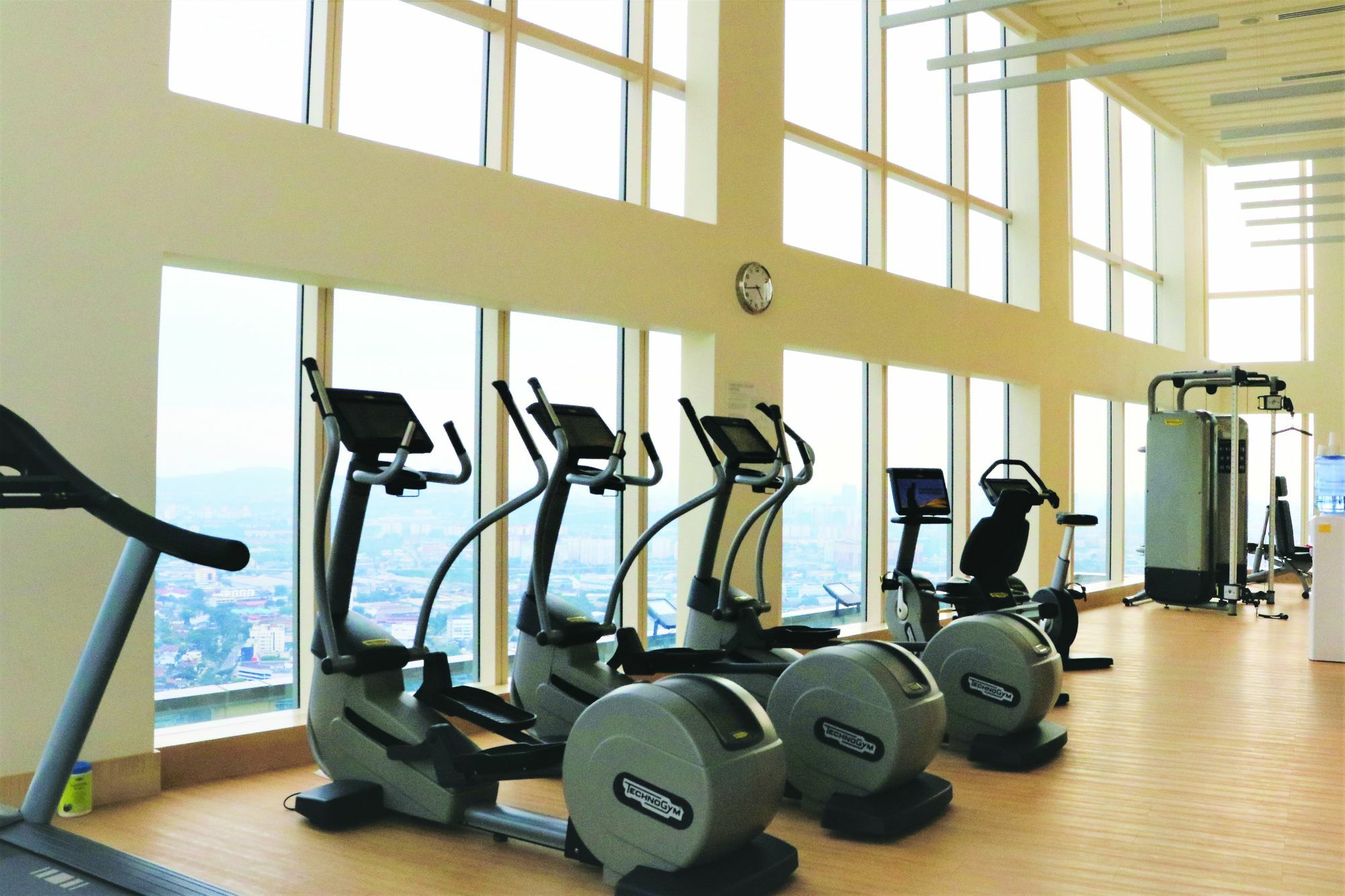 Sheraton Petaling Jaya Hotel Экстерьер фото The gym at the 36th floor